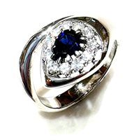 Anello Sommer Donna Classici in Oro bianco Zaffiro blu 0.91 Ct SERPE ZAF 0.91 DIA 0.22 G/VS - SERPE ZAF 0.91 DIA 0.22 G/VS